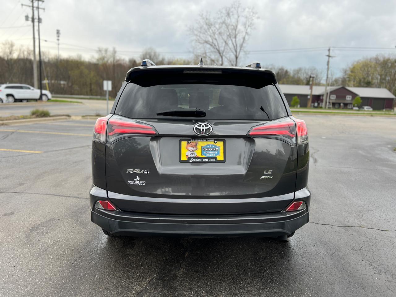 Toyota RAV4 LE AWD 2016