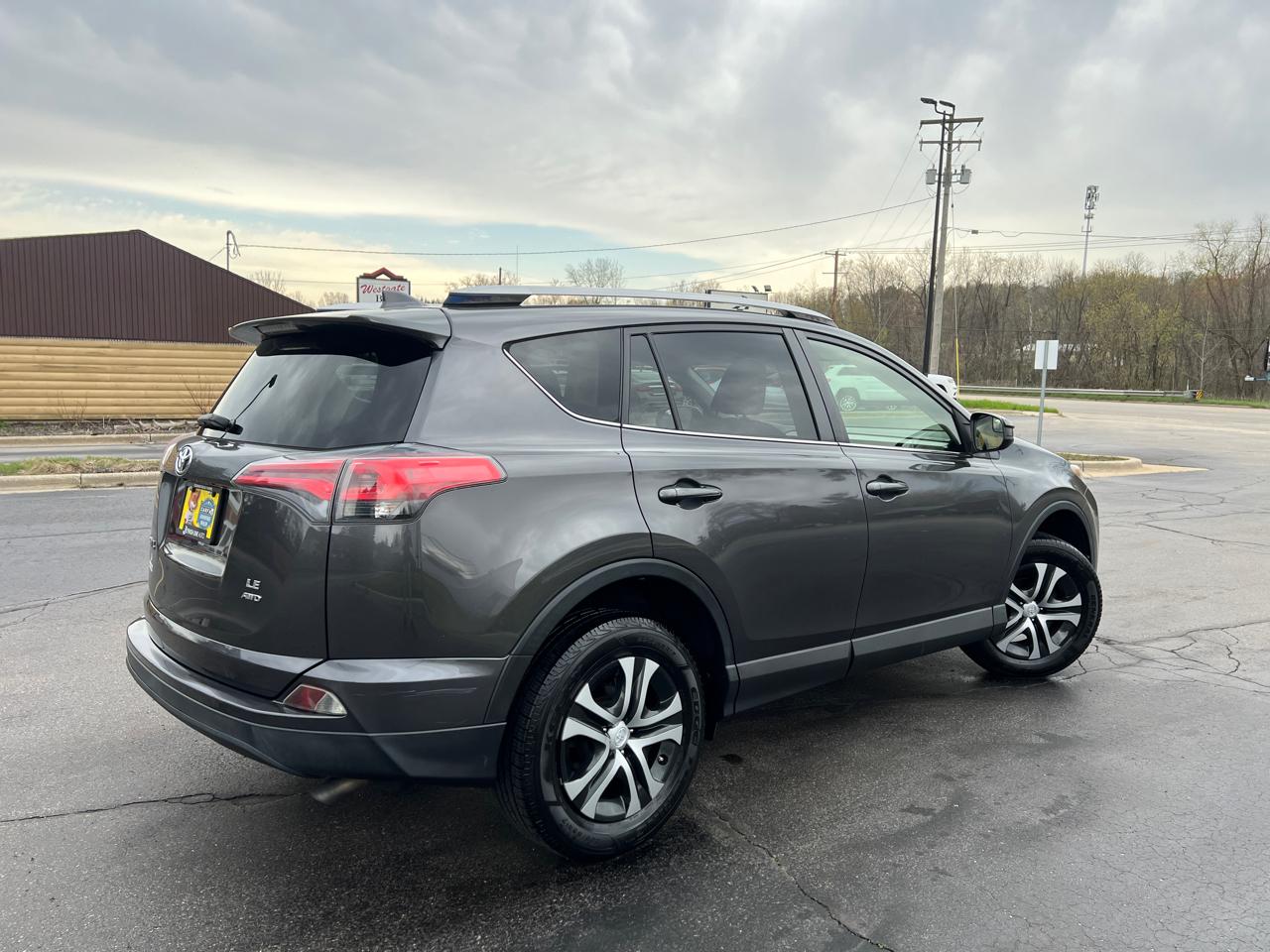Toyota RAV4 LE AWD 2016