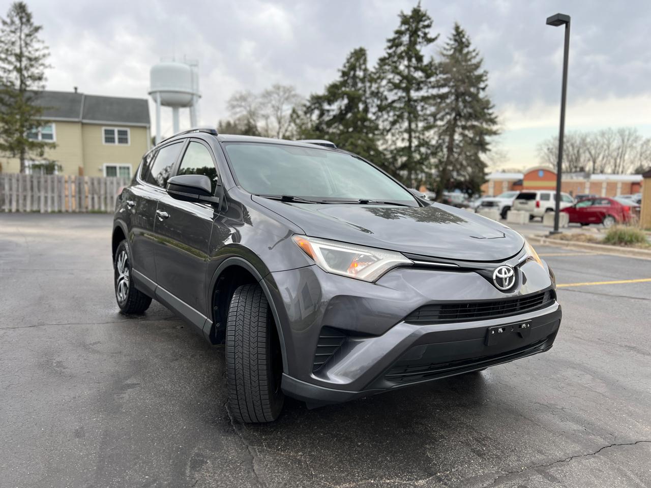 Toyota RAV4 LE AWD 2016