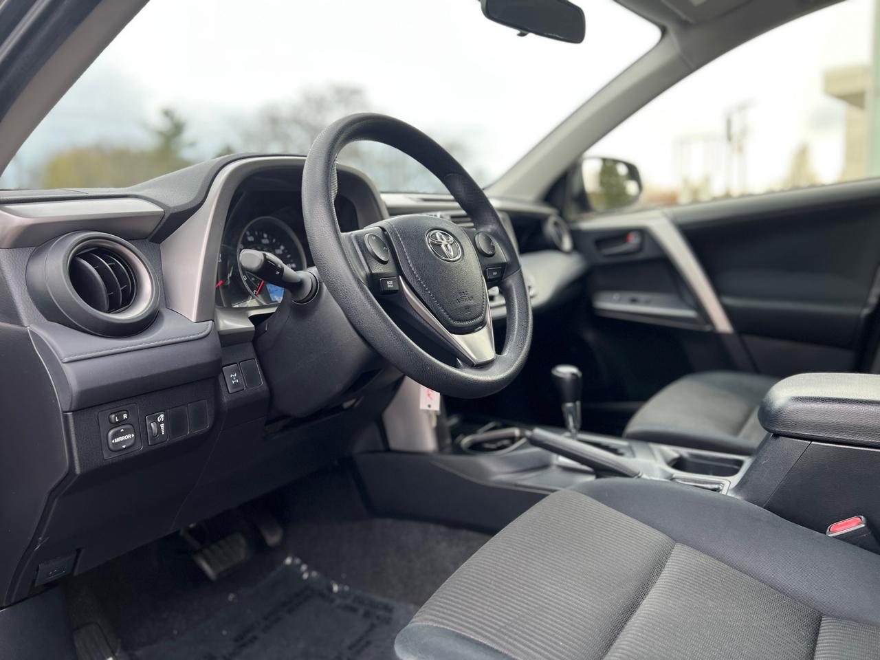 Toyota RAV4 LE AWD 2016