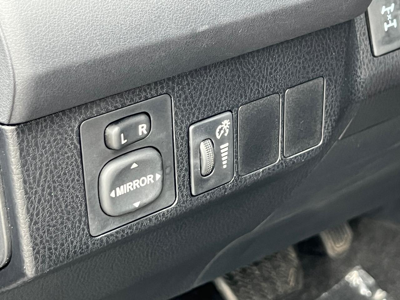 Toyota RAV4 LE AWD 2016