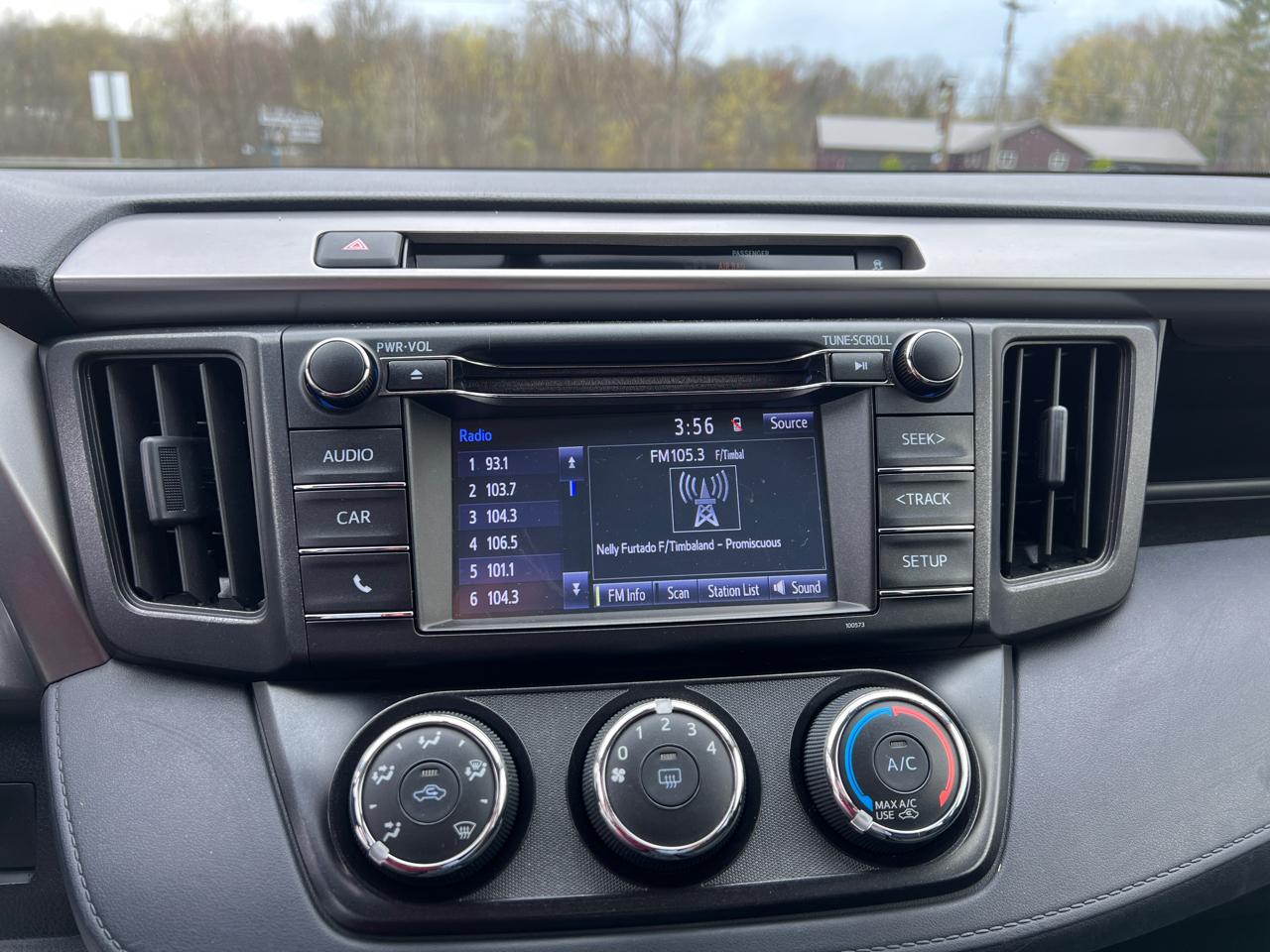 Toyota RAV4 LE AWD 2016