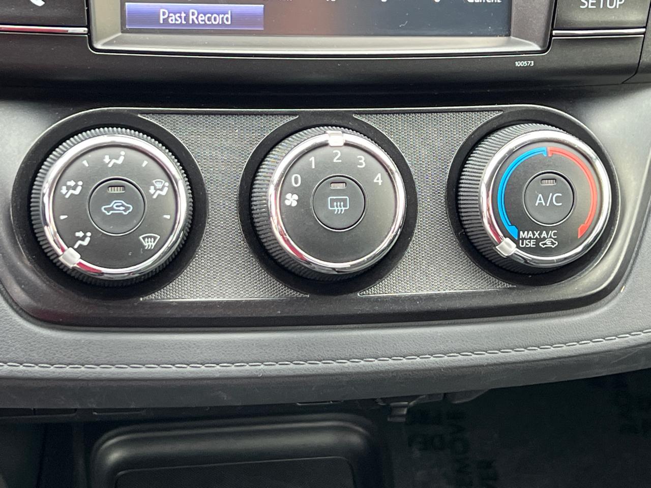 Toyota RAV4 LE AWD 2016