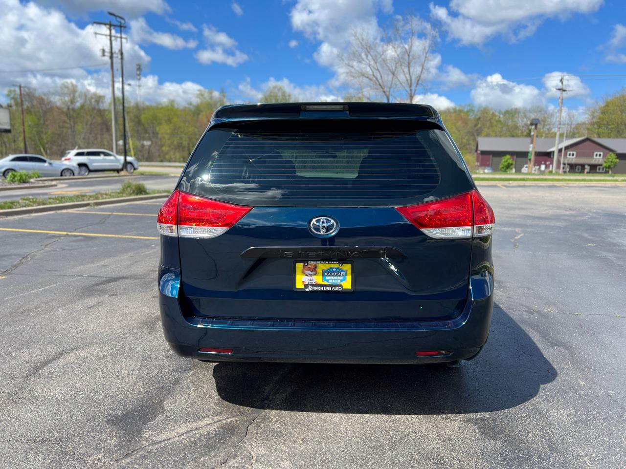 Toyota Sienna Base 2011