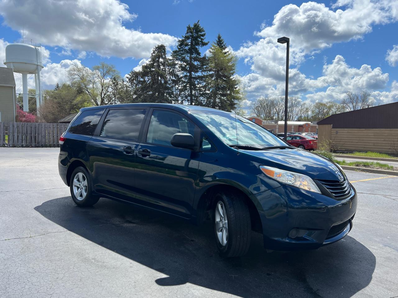 Toyota Sienna Base 2011