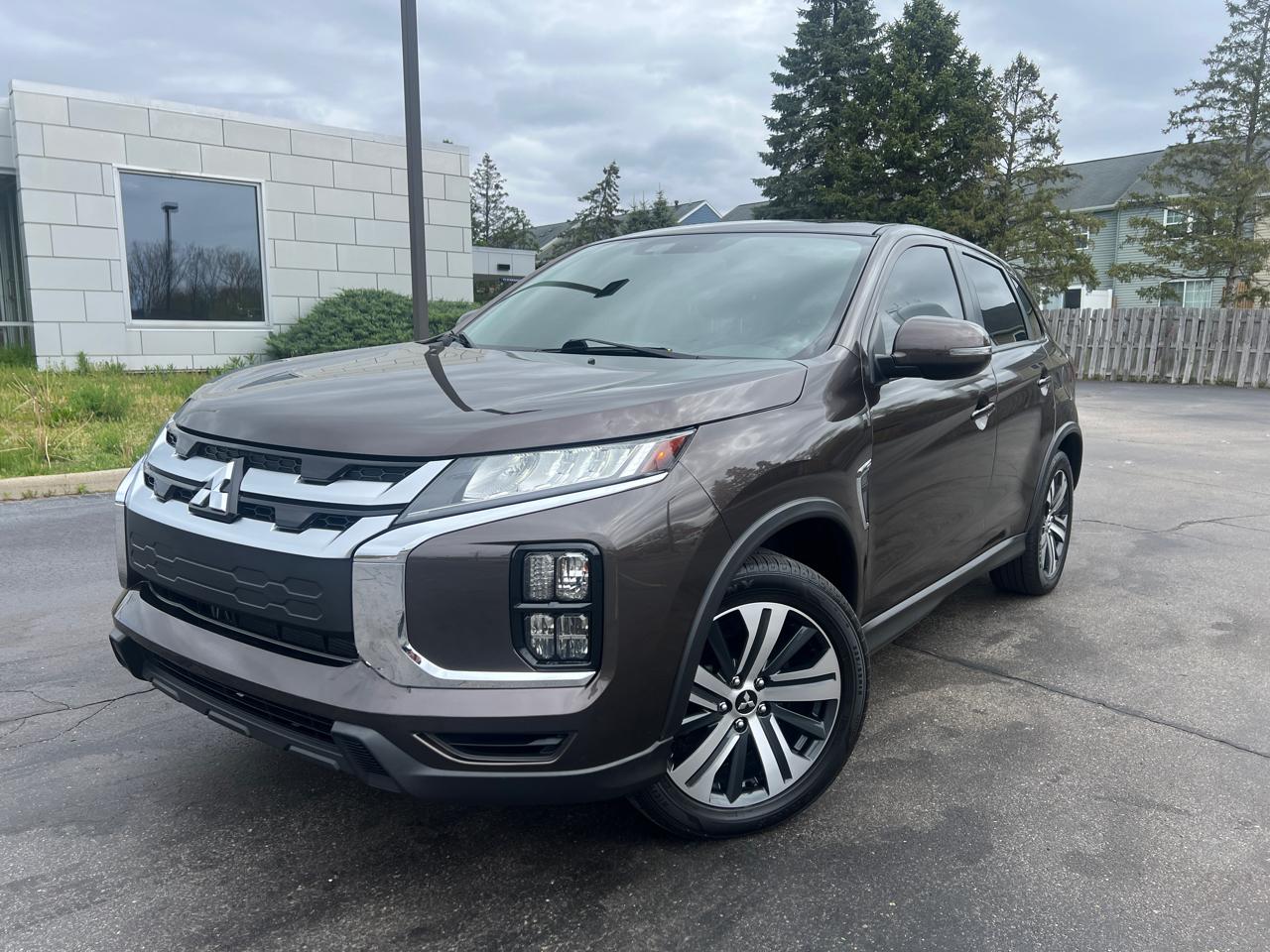 Mitsubishi Outlander Sport  2021