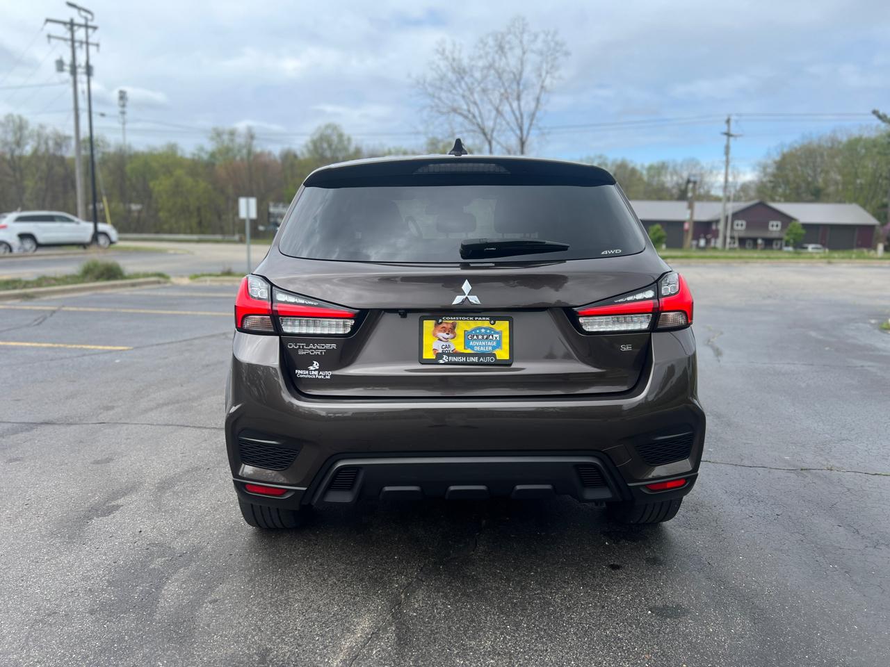 Mitsubishi Outlander Sport  2021