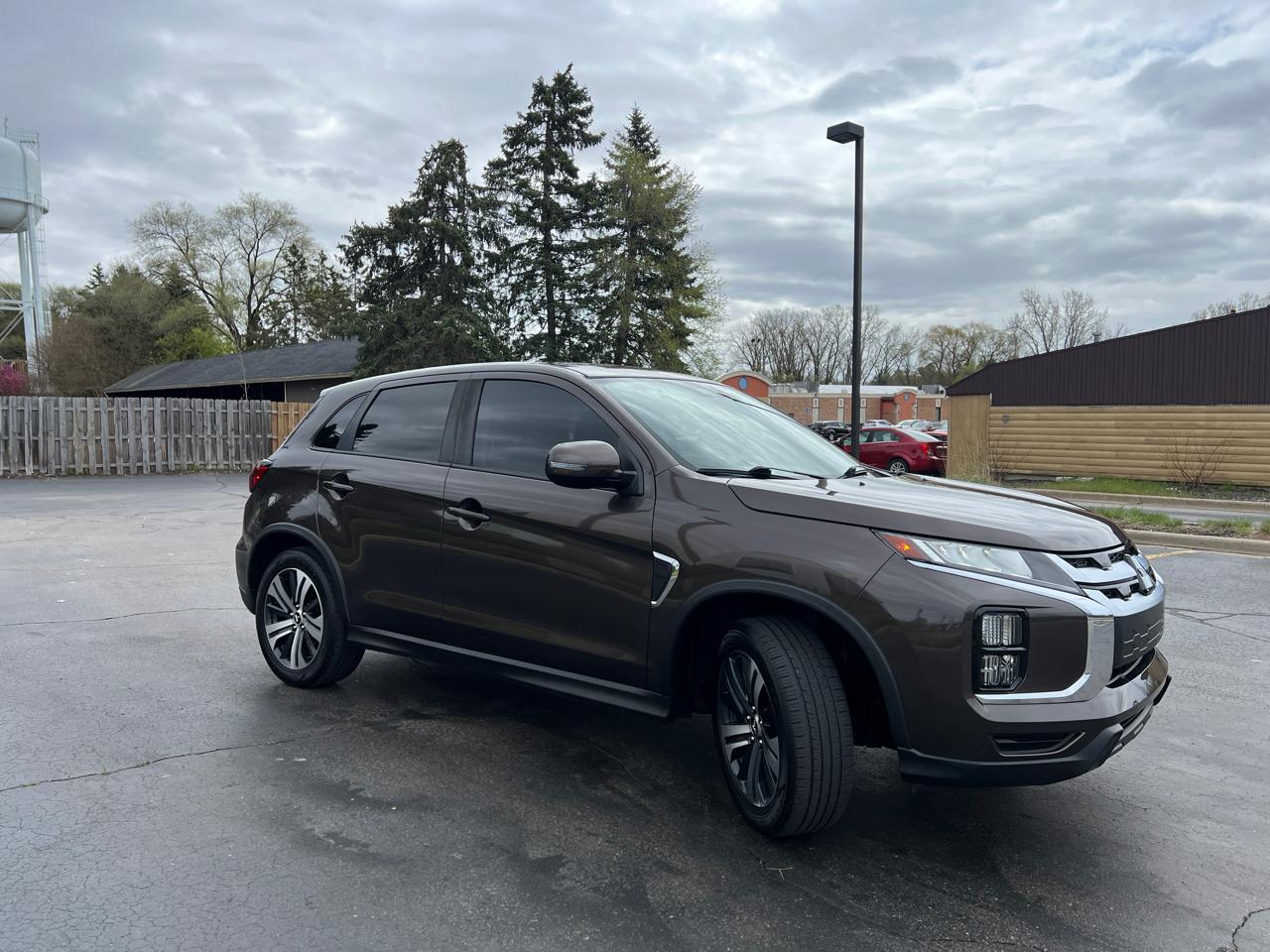 Mitsubishi Outlander Sport  2021