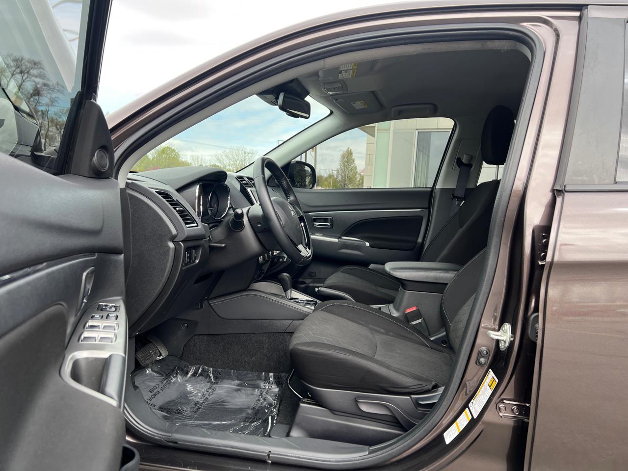Mitsubishi Outlander Sport  2021