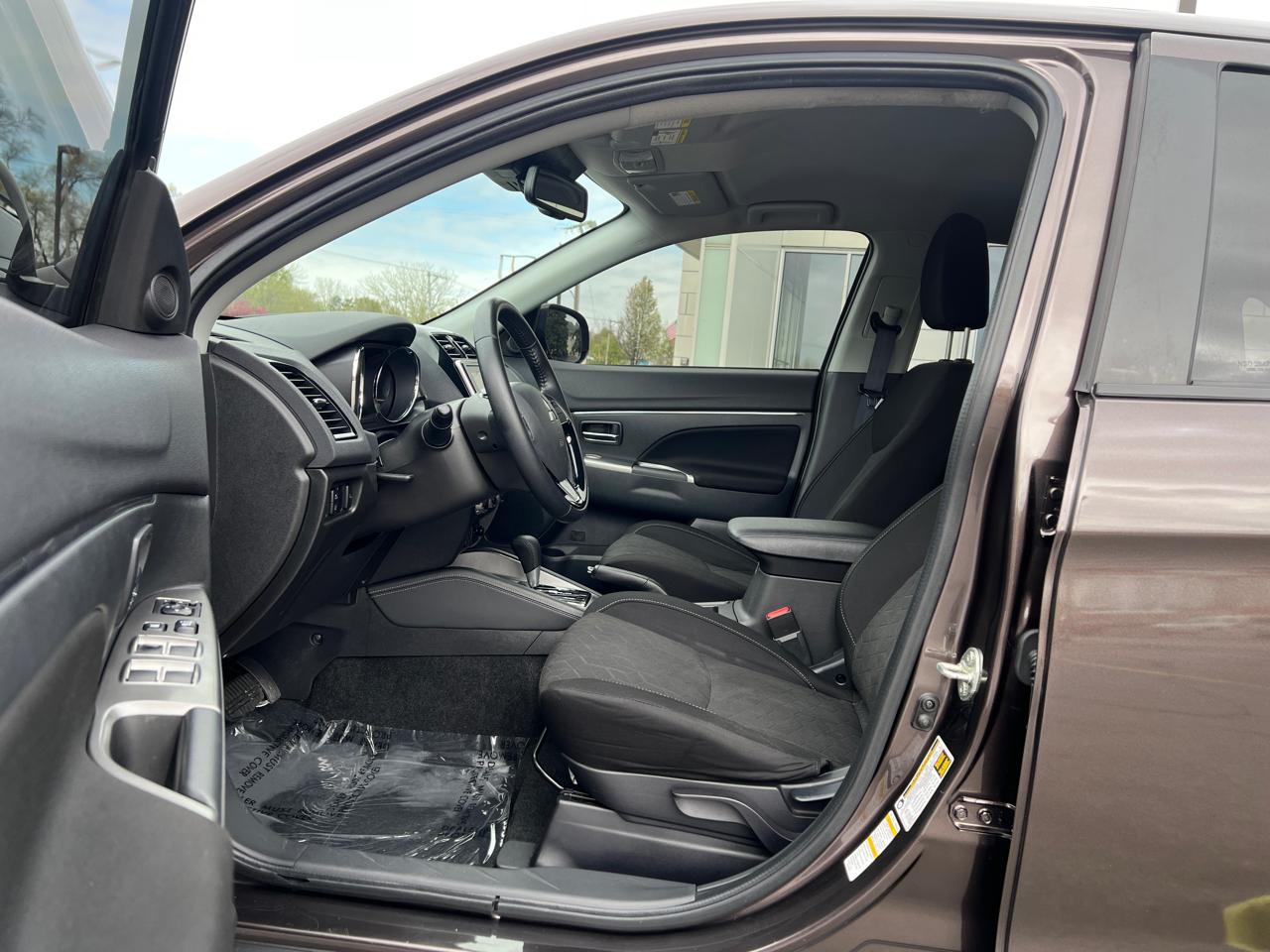 Mitsubishi Outlander Sport  2021