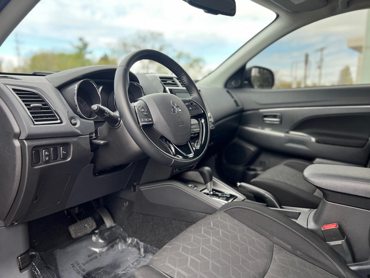 Mitsubishi Outlander Sport  2021
