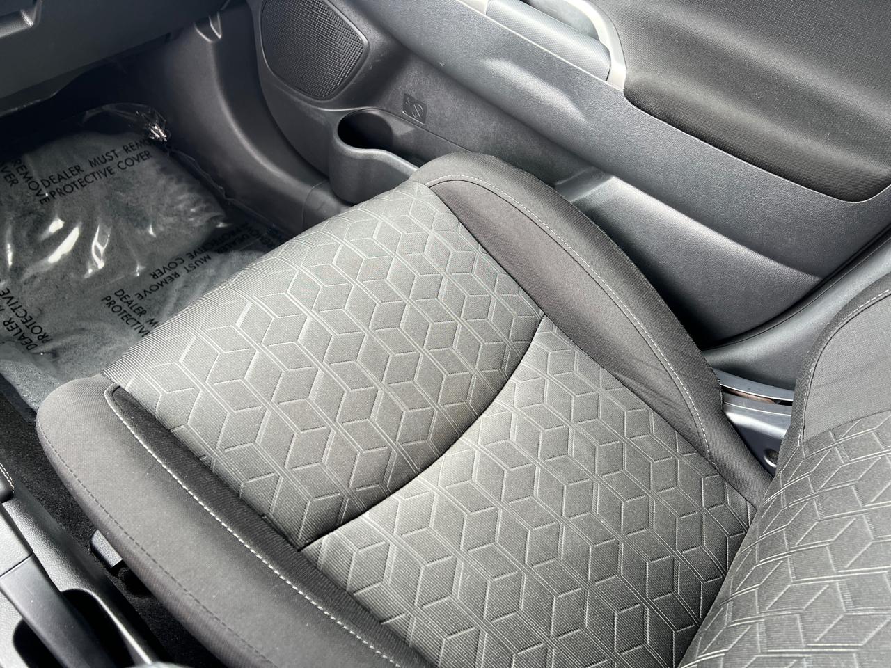 Mitsubishi Outlander Sport  2021