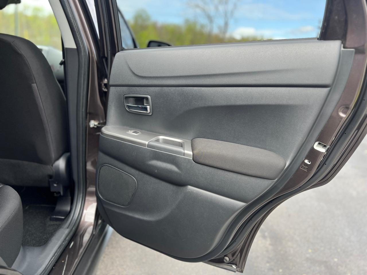 Mitsubishi Outlander Sport  2021