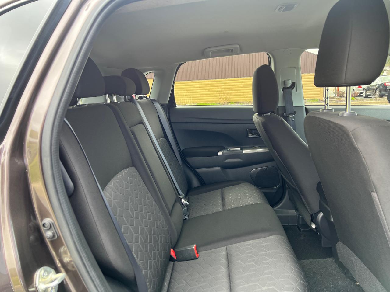 Mitsubishi Outlander Sport  2021