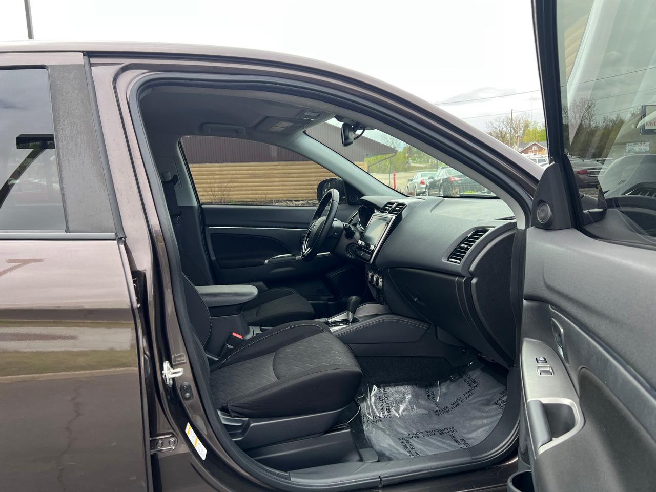 Mitsubishi Outlander Sport  2021