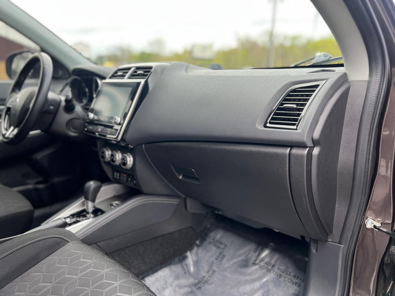 Mitsubishi Outlander Sport  2021