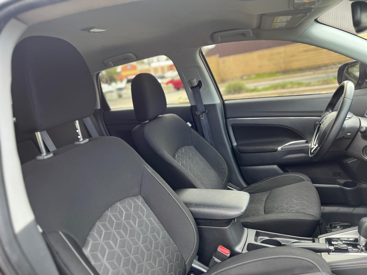 Mitsubishi Outlander Sport  2021