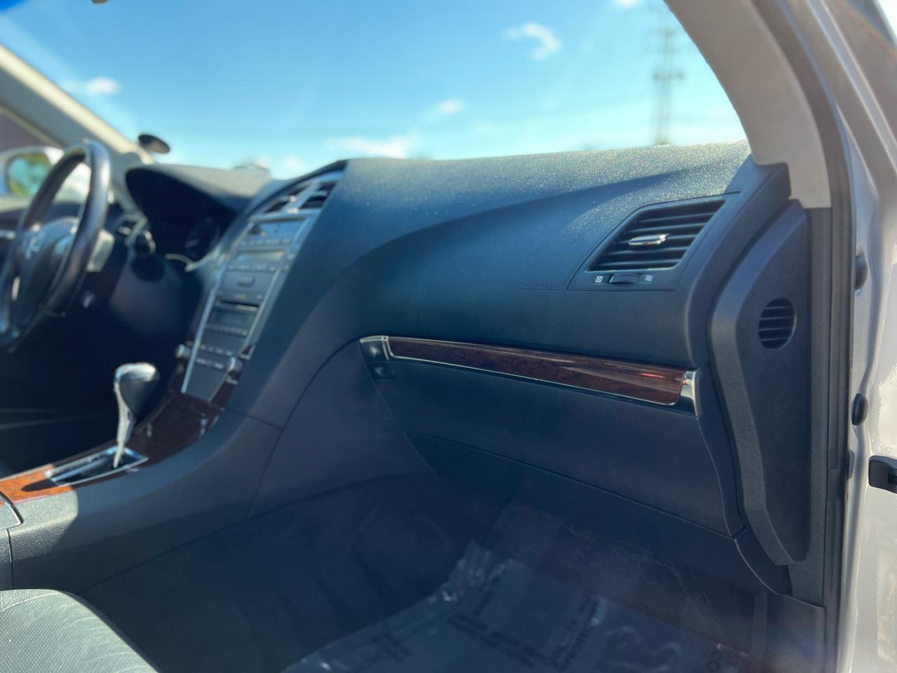 Lexus ES 350 Sedan 2010