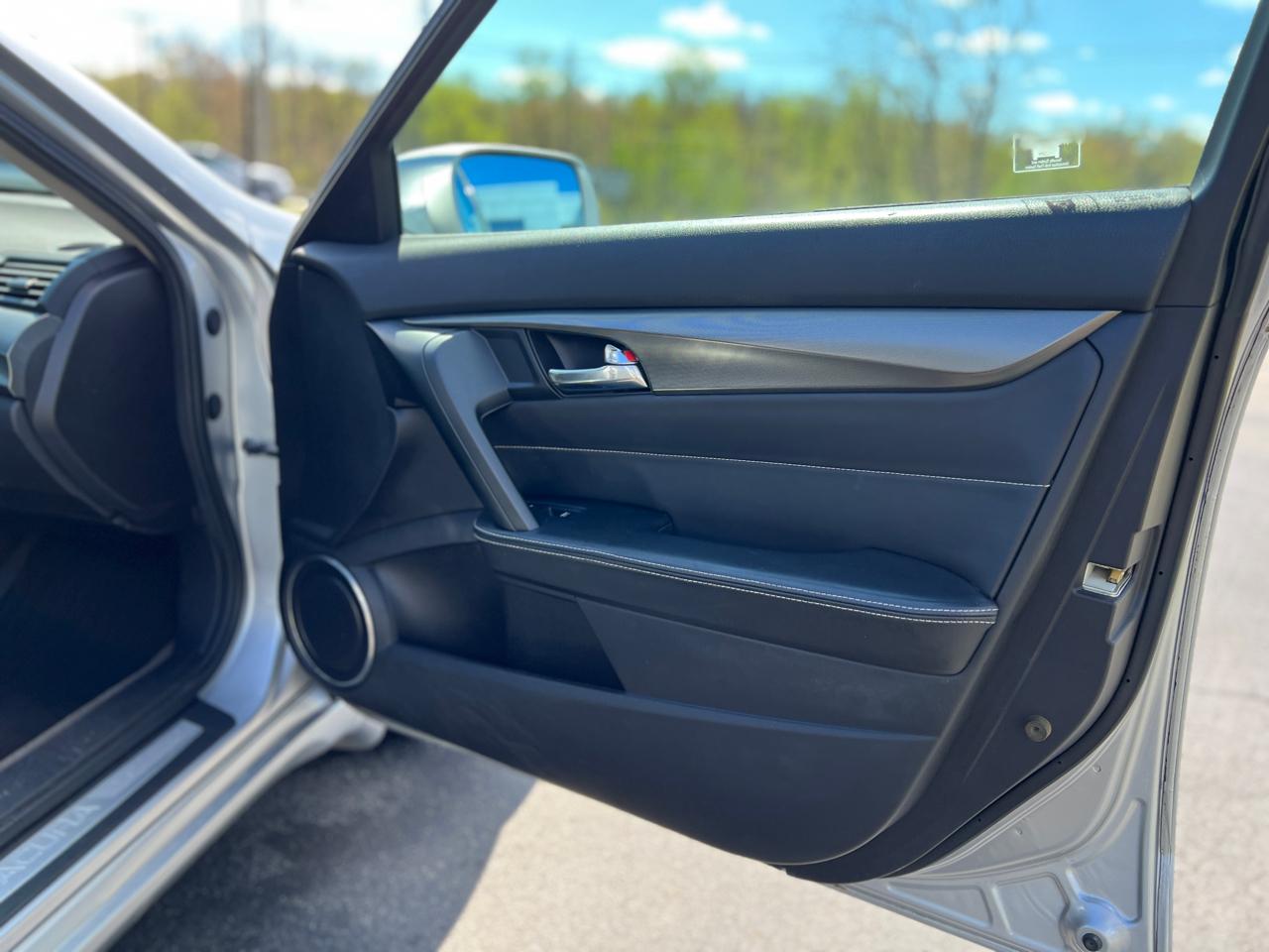 Acura TL 6-Speed AT SH-AWD with Tech Package and HPT 2012