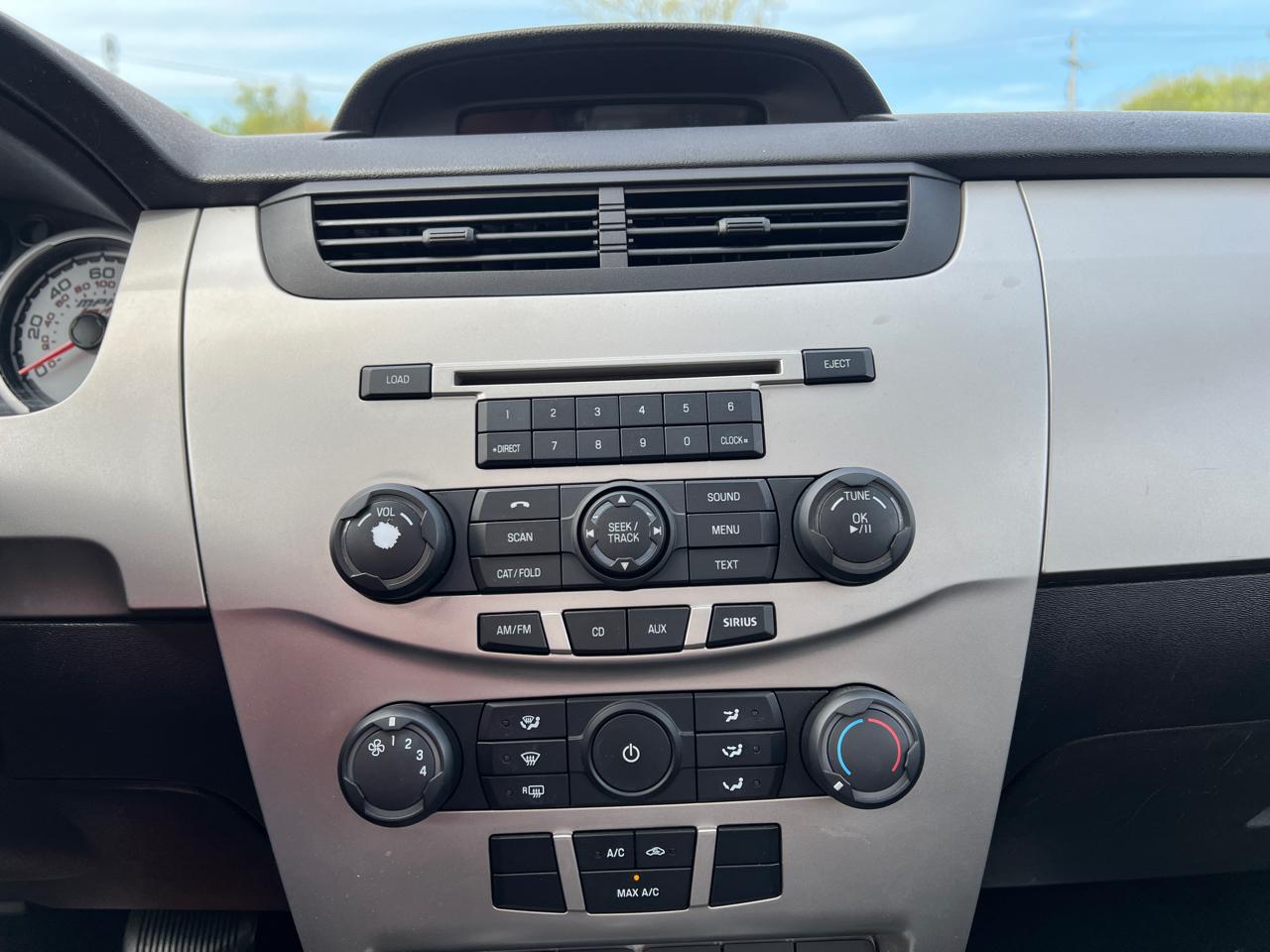 Ford Focus SES Sedan 2011
