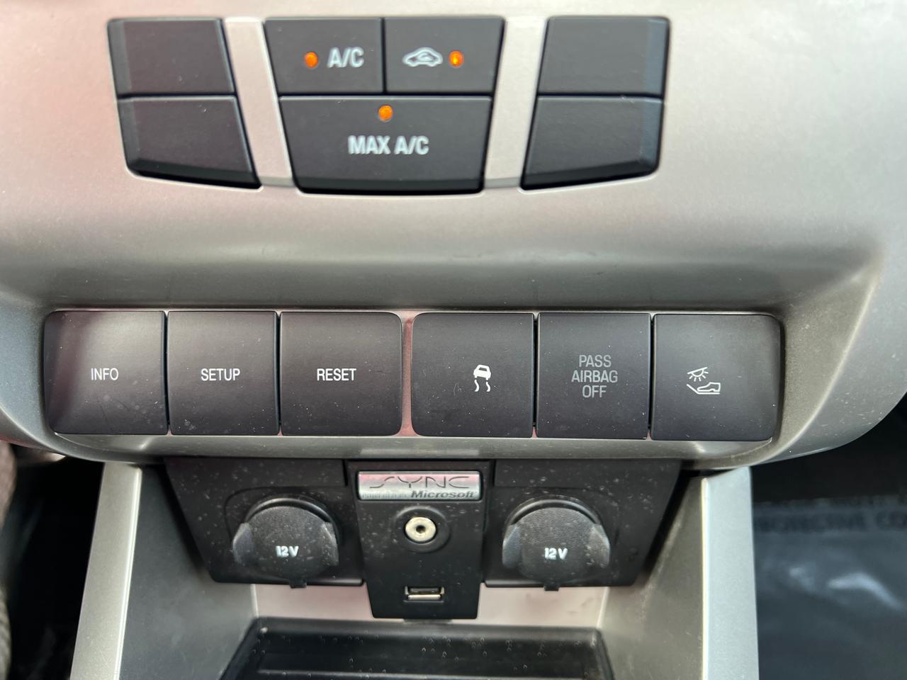 Ford Focus SES Sedan 2011