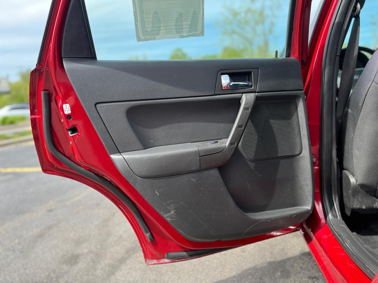 Ford Focus SES Sedan 2011