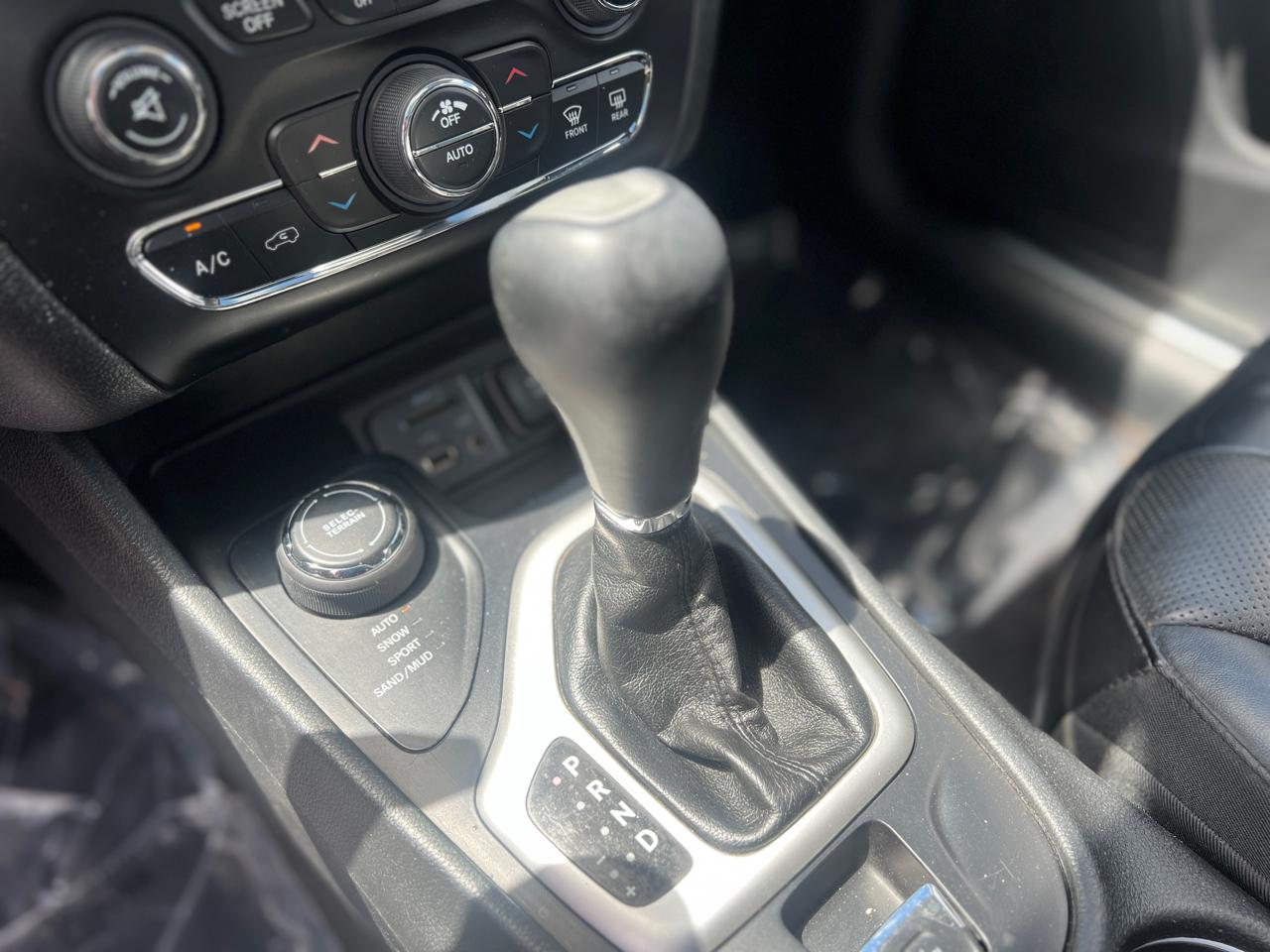 Jeep Cherokee Overland 4WD 2018