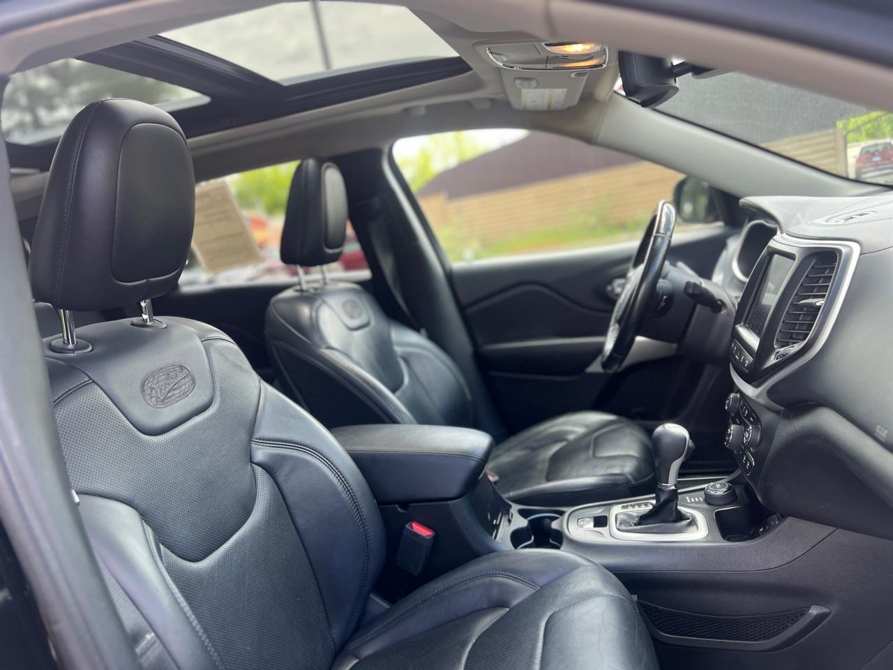 Jeep Cherokee Overland 4WD 2018