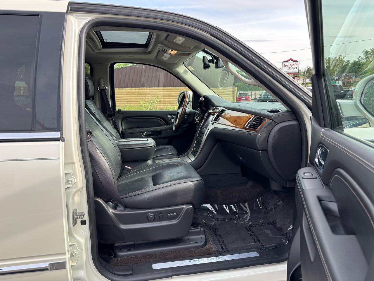 Cadillac Escalade Platinum AWD 2014