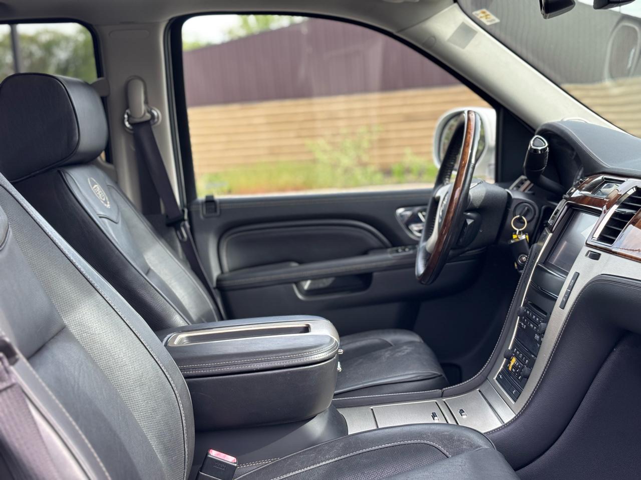 Cadillac Escalade Platinum AWD 2014