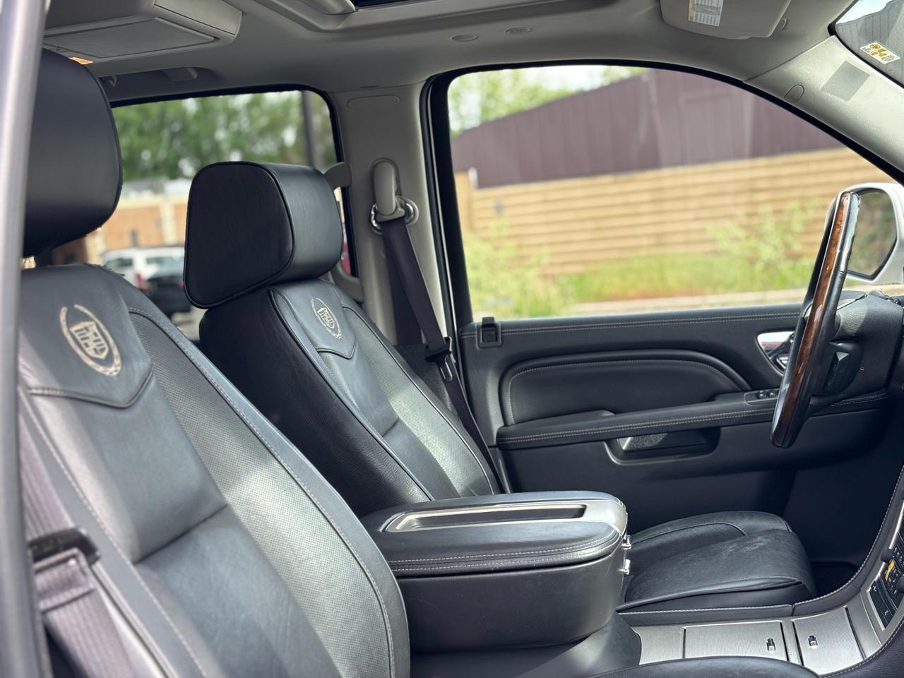Cadillac Escalade Platinum AWD 2014