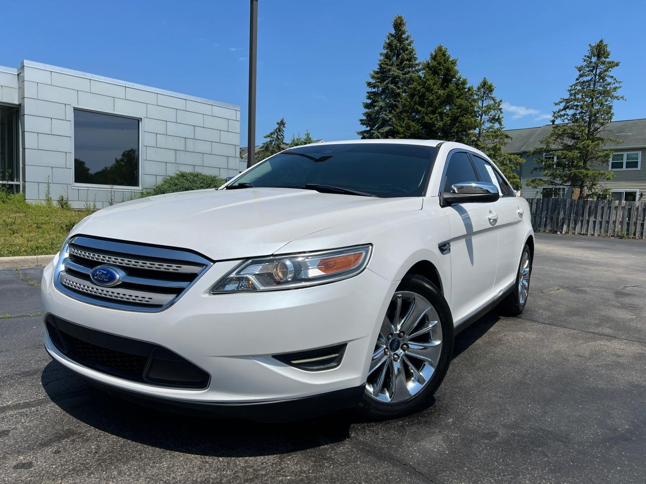 Ford Taurus Limited FWD 2012