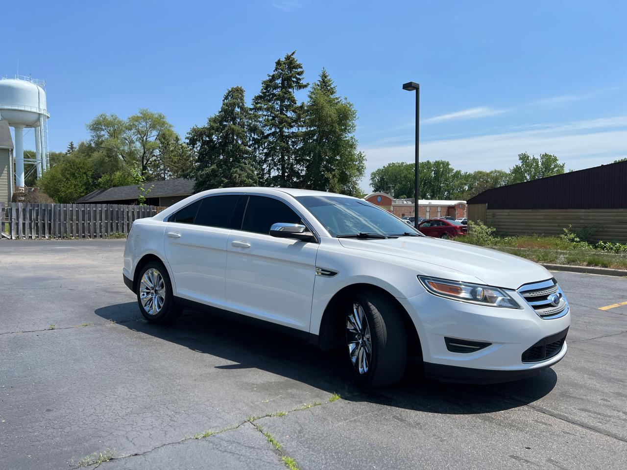 Ford Taurus Limited FWD 2012