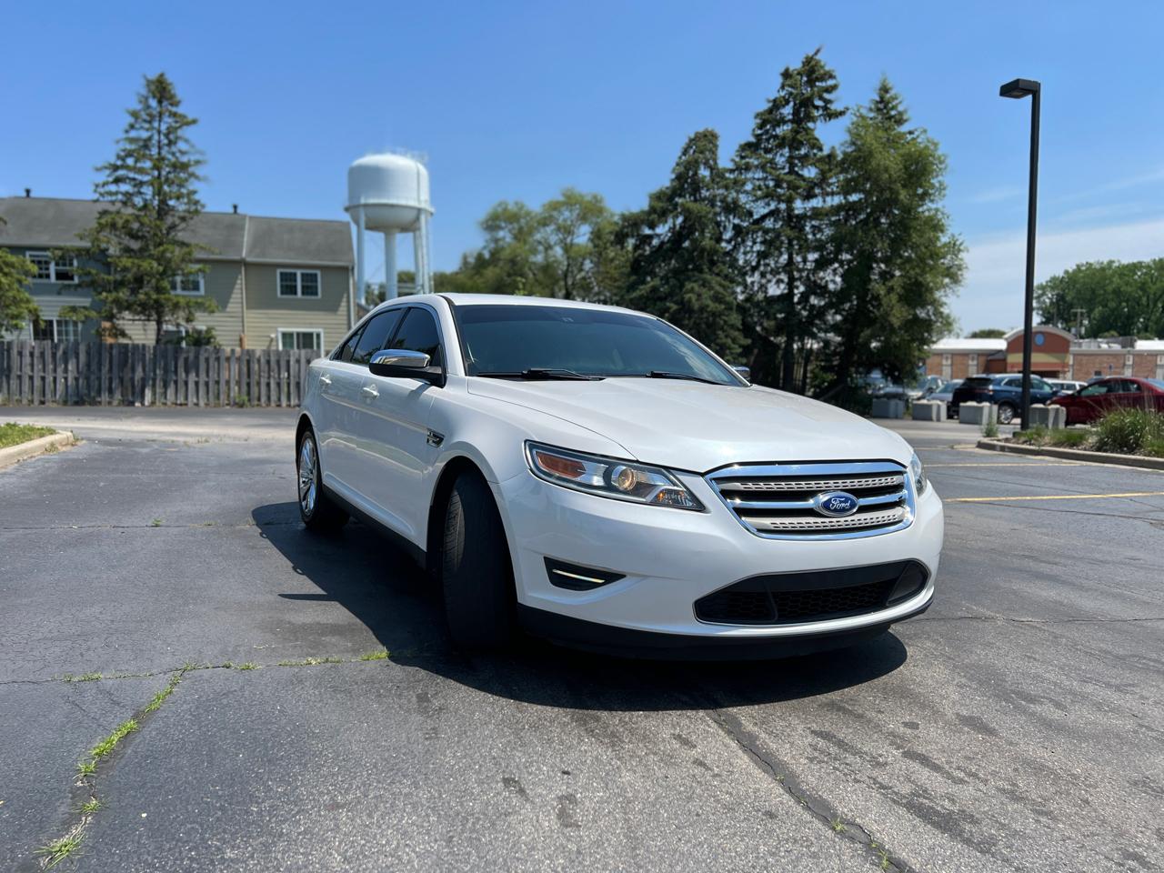 Ford Taurus Limited FWD 2012