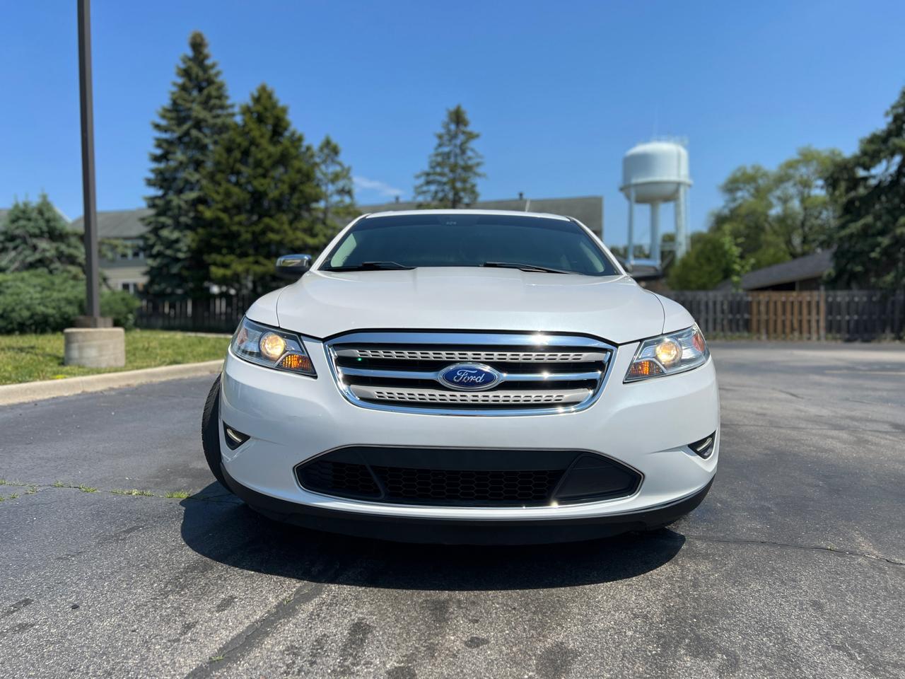 Ford Taurus Limited FWD 2012