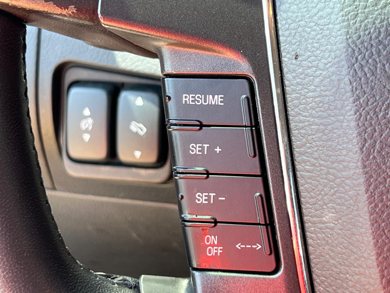 Ford Taurus Limited FWD 2012
