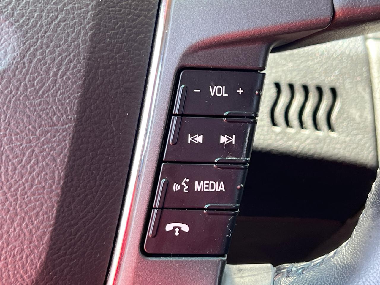 Ford Taurus Limited FWD 2012