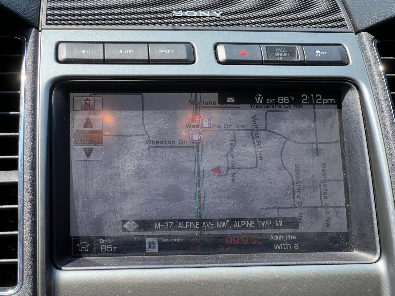 Ford Taurus Limited FWD 2012