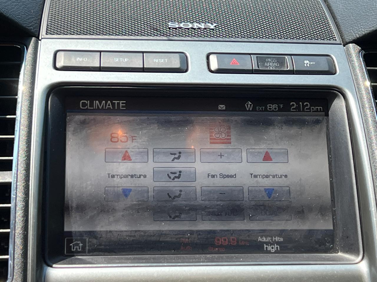 Ford Taurus Limited FWD 2012