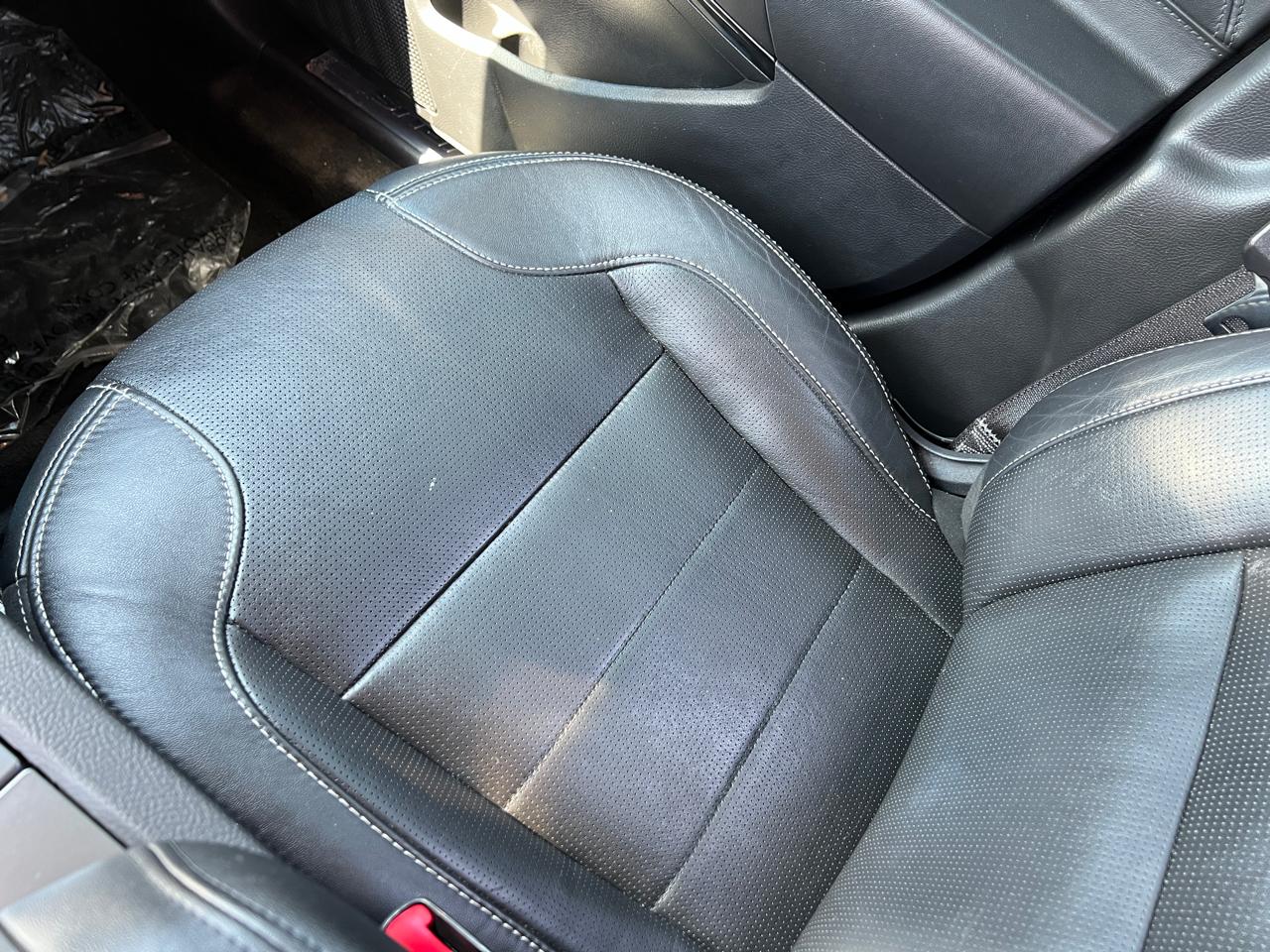 Ford Taurus Limited FWD 2012