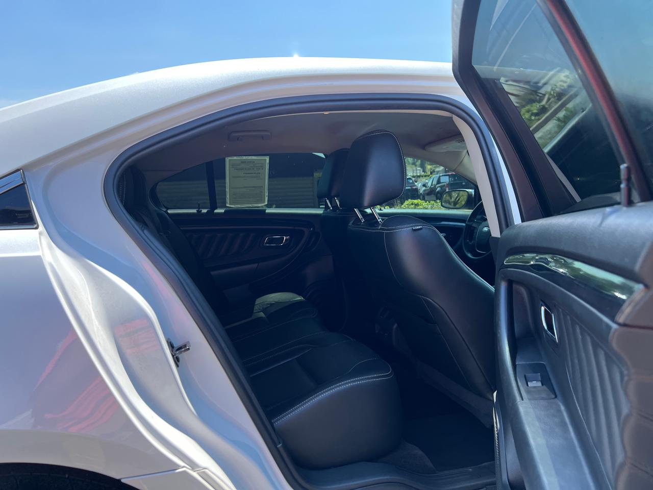 Ford Taurus Limited FWD 2012