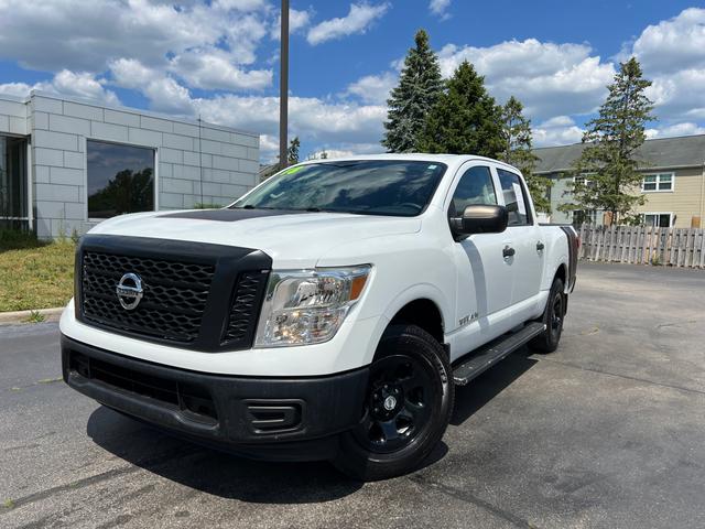 White 2018 Nissan Titan S Crew Cab 4WD Pickup Truck Four-Wheel Drive 7-Speed Automatic