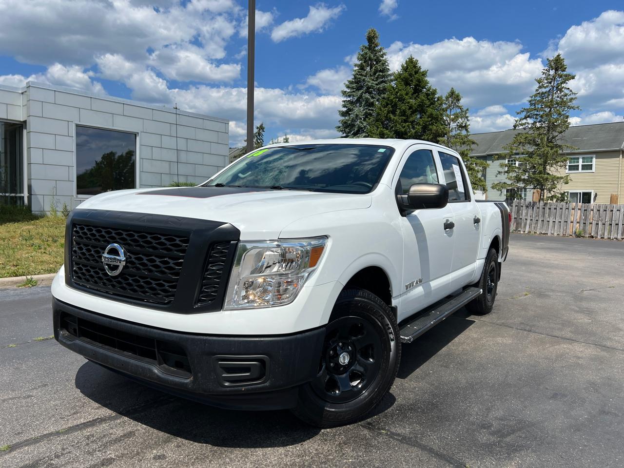Nissan Titan S Crew Cab 4WD 2018