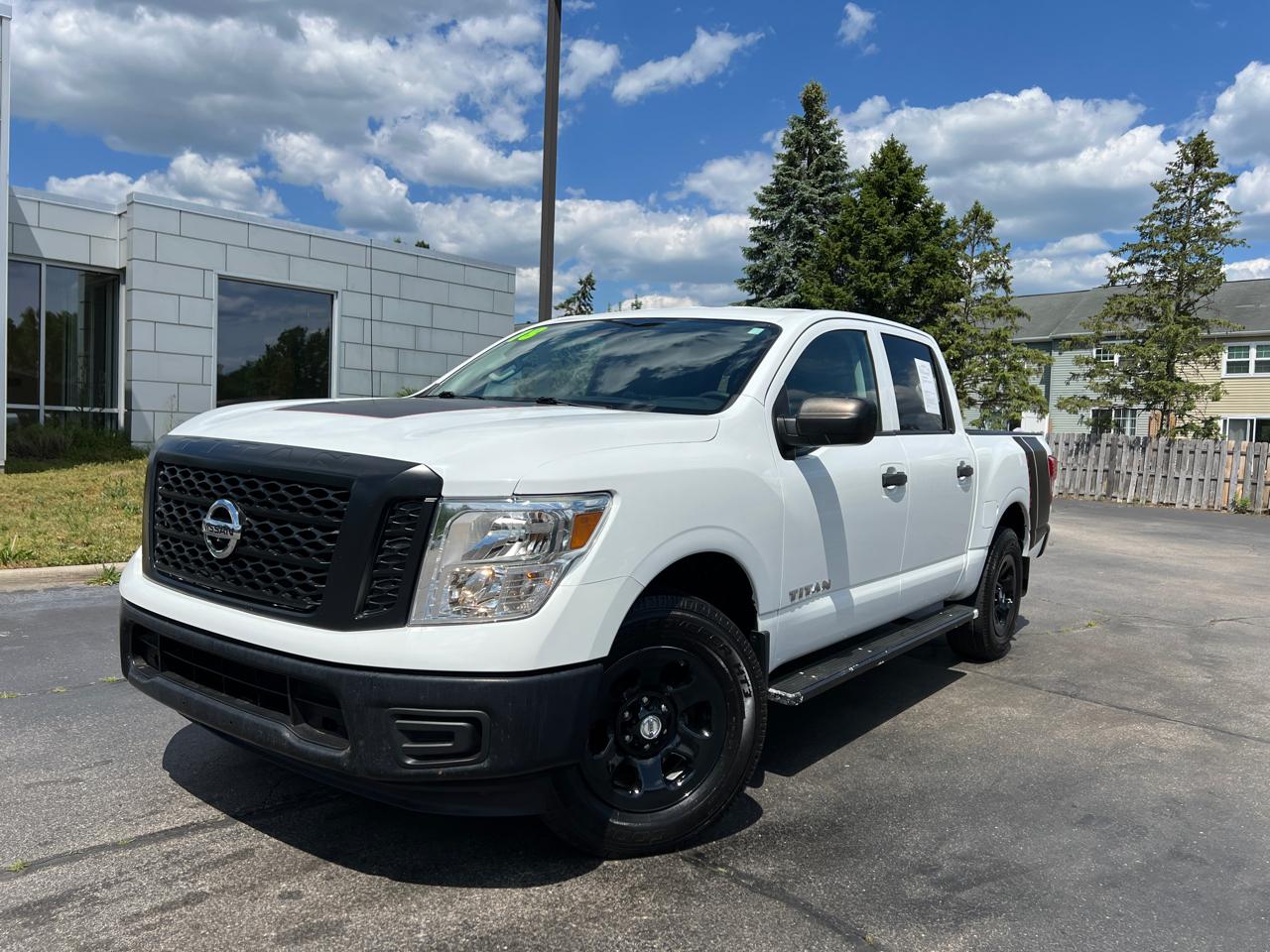 Nissan Titan S Crew Cab 4WD 2018