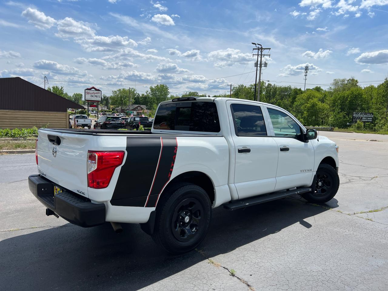 Nissan Titan S Crew Cab 4WD 2018