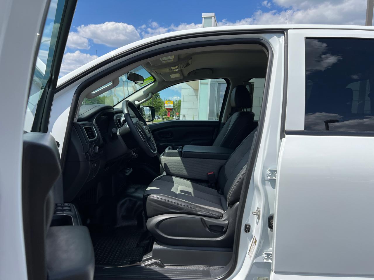 Nissan Titan S Crew Cab 4WD 2018