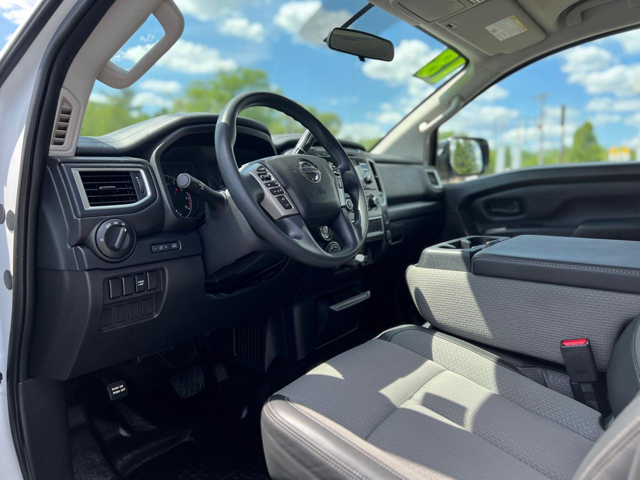 Nissan Titan S Crew Cab 4WD 2018