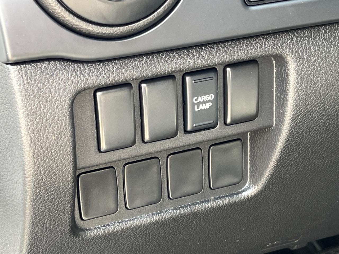 Nissan Titan S Crew Cab 4WD 2018