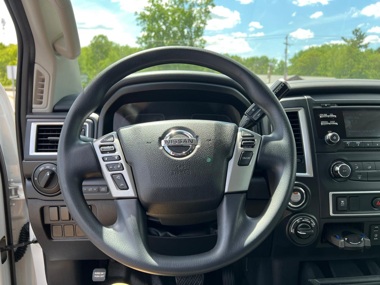 Nissan Titan S Crew Cab 4WD 2018