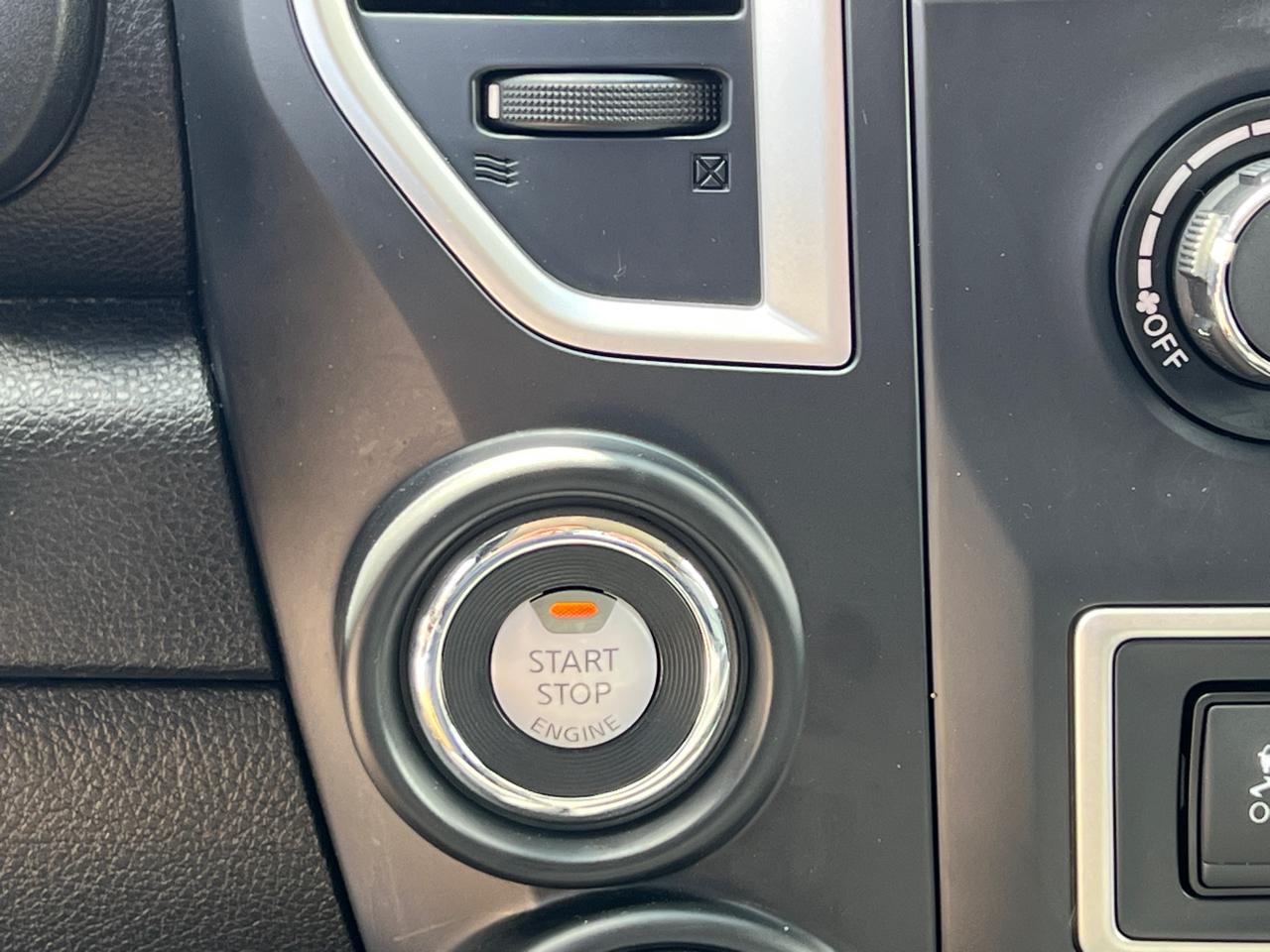 Nissan Titan S Crew Cab 4WD 2018